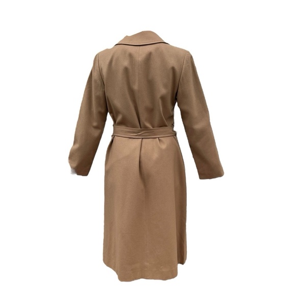 Pendleton Virgin Wool Coat: Classic Camel Outerwear for Timeless Style - Picture 4 of 16